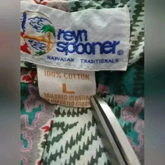 VINTAGE REYN SPOONER HAWAIIAN FLORAL HALF BUTTON PULLOVER SHIRT. - Picture 5 of 5